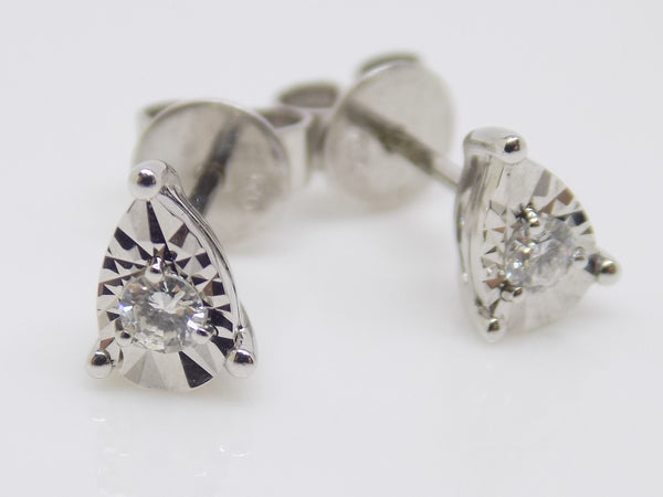 9ct White Gold Claw Set Illusion Diamond Pear Stud Earrings 0.10ct SKU 1642056