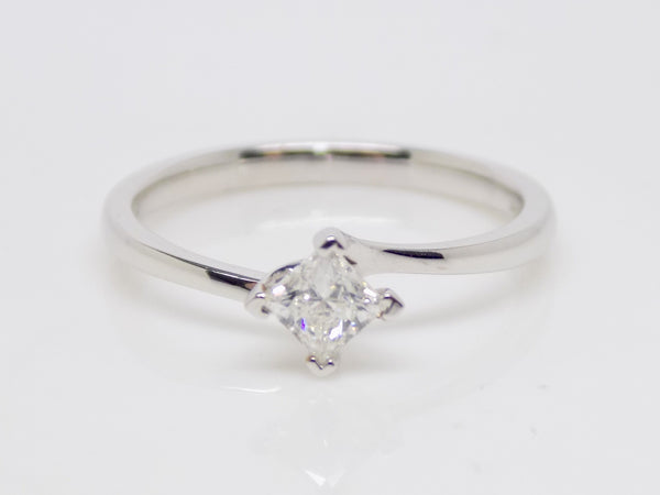 18ct White Gold Princess Cut Diamond Twist Solitaire Engagement Ring 0.30ct SKU 8803020